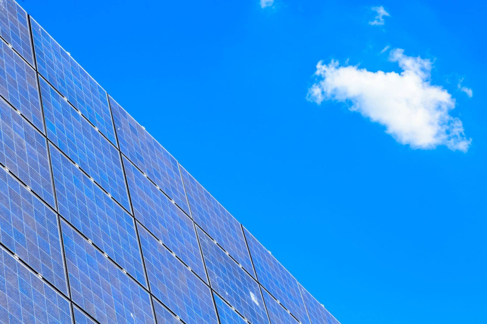 Industrijska solarna elektrana smanjuje troškove kripto rudarima